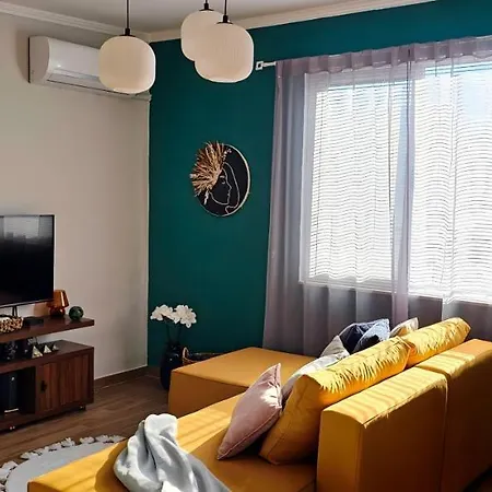 Apartment Nuci's Place 2, Sunny With Balcony Near Blloku