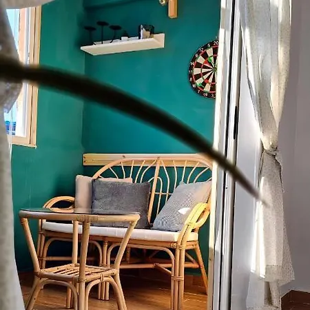 Apartmán Nuci's Place 2 Sunny With Balcony 15 Min From Bllok Tirana