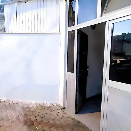 Nuci'S Place 2 Sunny Apartment With Balcony 15 Min From Bllok Тирана