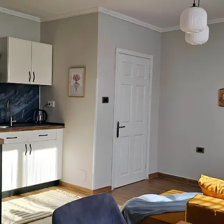 Апартаменты Nuci'S Place 2 Sunny Apartment With Balcony 15 Min From Bllok *