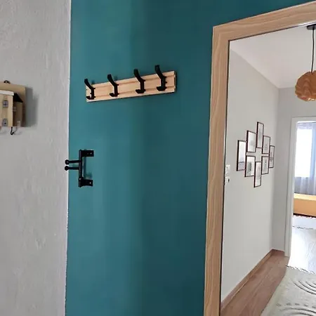 Apartamento Nuci's Place 2, Sunny With Balcony Near Blloku Tirana