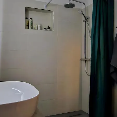 公寓 Nuci's Place 2, Sunny With Balcony Near Blloku