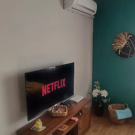 Nuci'S Place 2 Sunny Apartment With Balcony 15 Min From Bllok