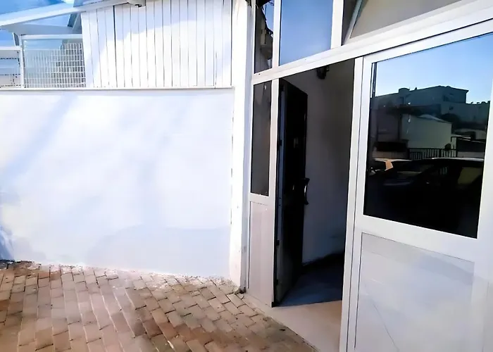 Nuci's Place 2 Sunny With Balcony 15 Min From Bllok Tirana