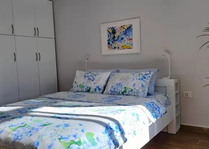 Nuci's Place 2 Sunny With Balcony 15 Min From Bllok * Tirana